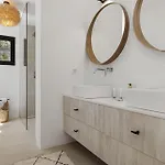 Vila Vivi Homes - Olivia - Sea View - Private Pool - Garden - Bbq