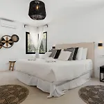 Vila Vivi Homes - Olivia - Sea View - Private Pool - Garden - Bbq
