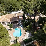 Vivi Homes - Olivia - Sea View - Private Pool - Garden - Bbq *