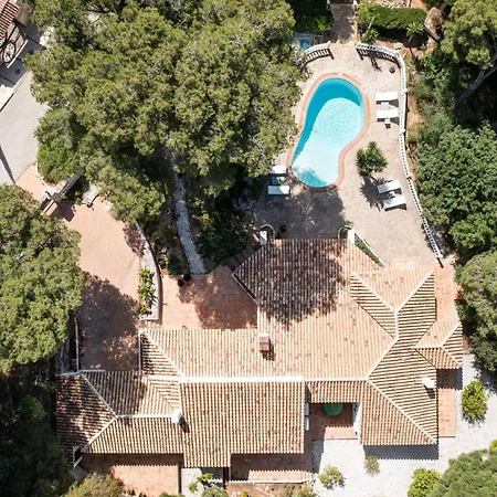 Vivi Homes - Olivia - Sea View - Private Pool - Garden - Bbq Vila